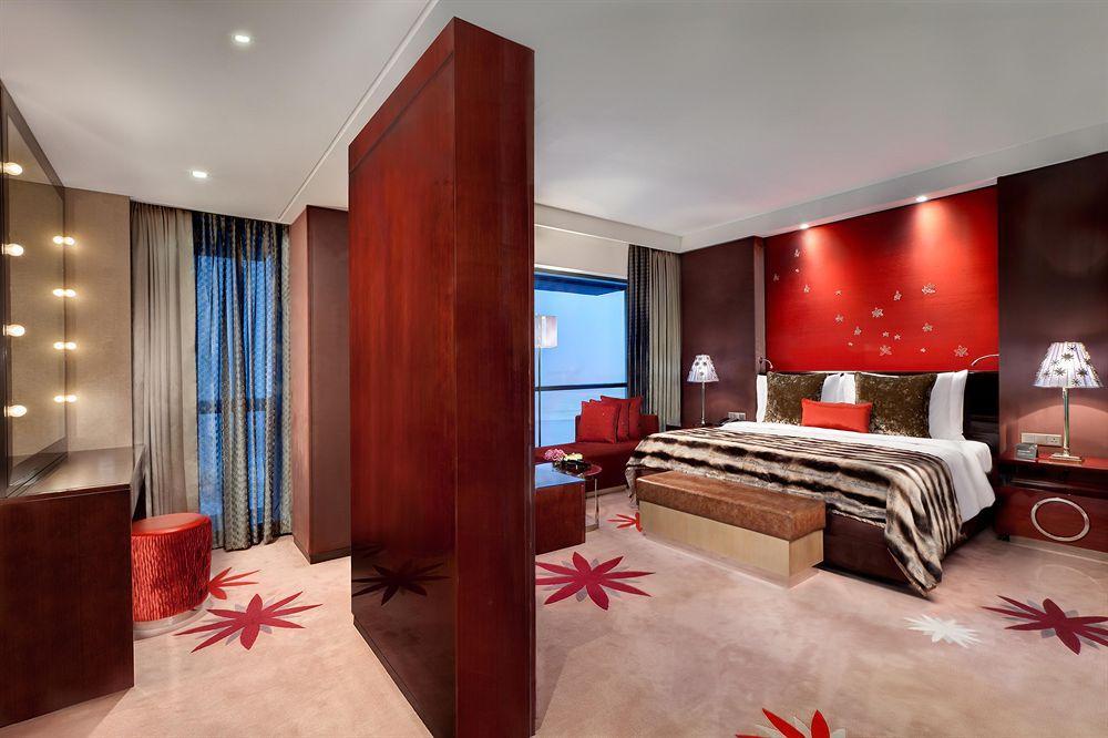 فندق لو ميريديان سيتي سنتر البحرين المنامة المظهر الخارجي الصورة A bedroom at the hotel