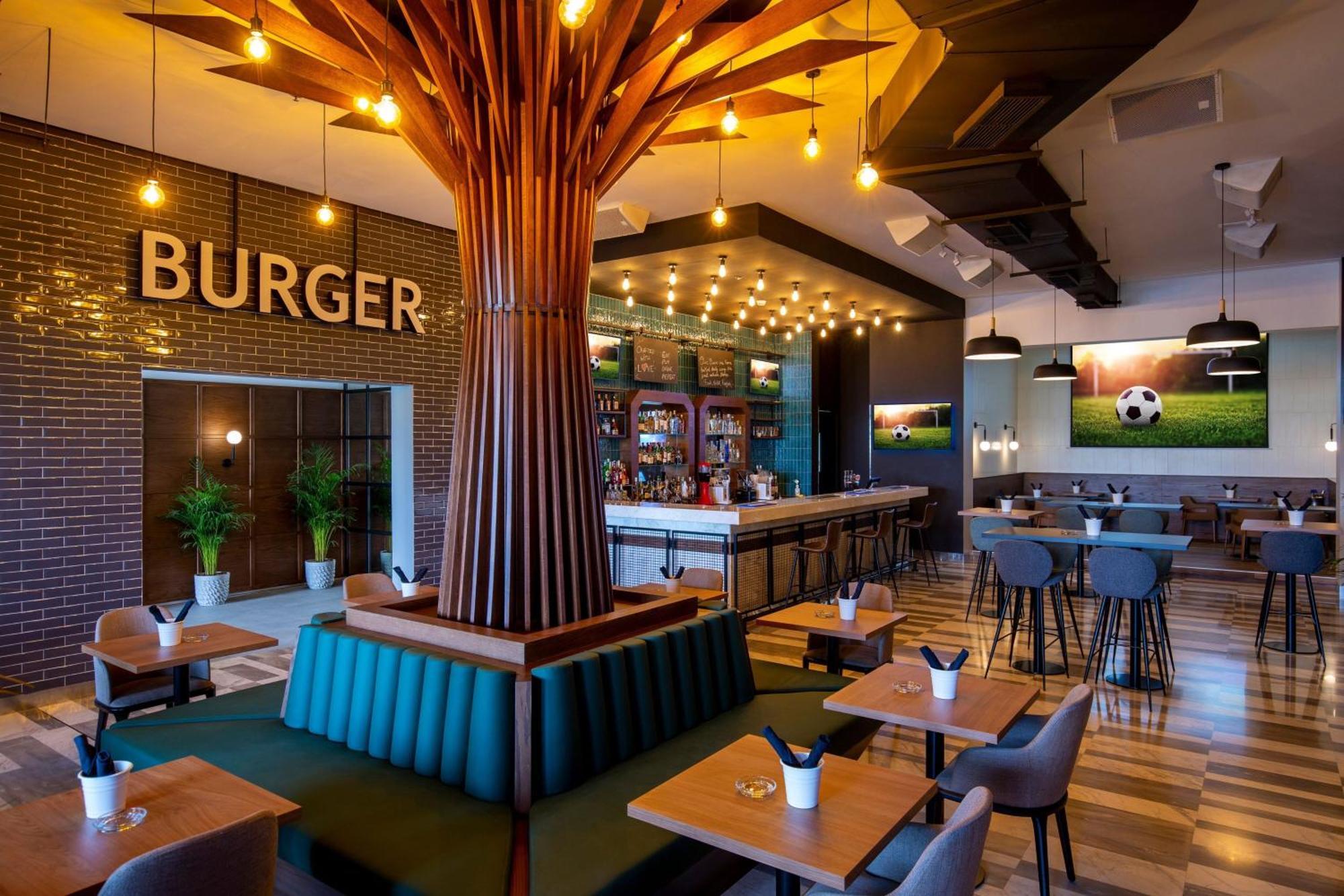فندق لو ميريديان سيتي سنتر البحرين المنامة المظهر الخارجي الصورة Burger restaurant in the airport