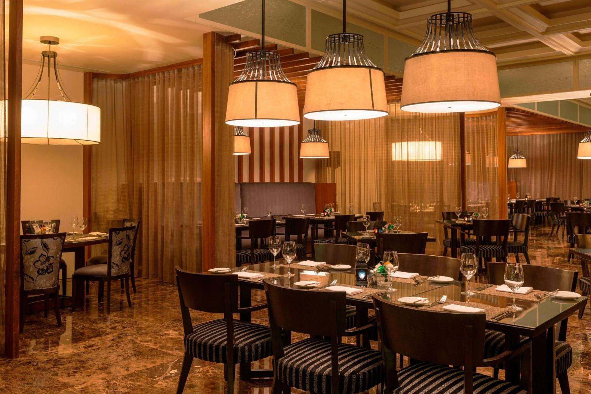 فندق لو ميريديان سيتي سنتر البحرين المنامة المظهر الخارجي الصورة The interior of the restaurant