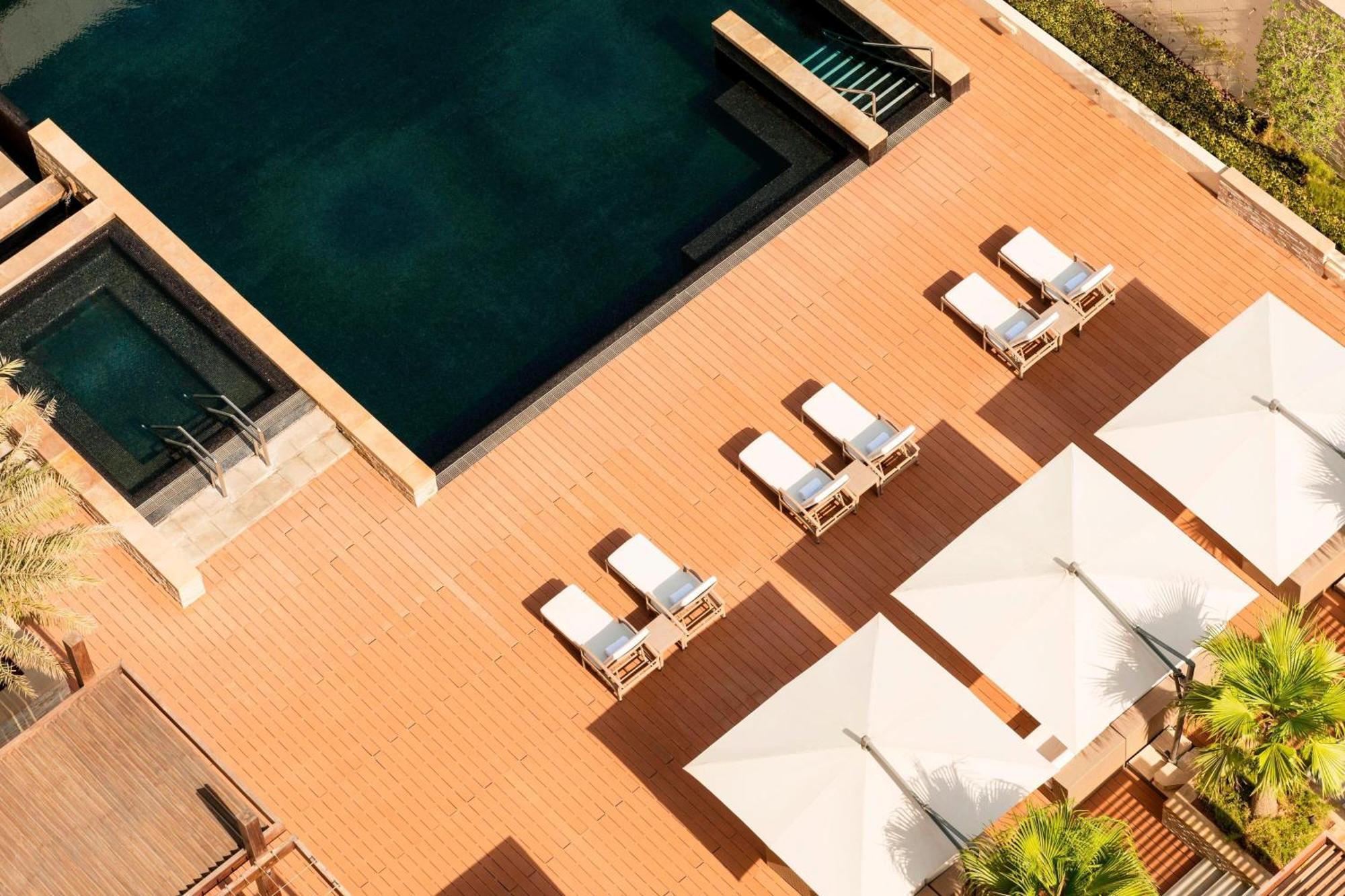 فندق لو ميريديان سيتي سنتر البحرين المنامة المظهر الخارجي الصورة The pool at the hotel