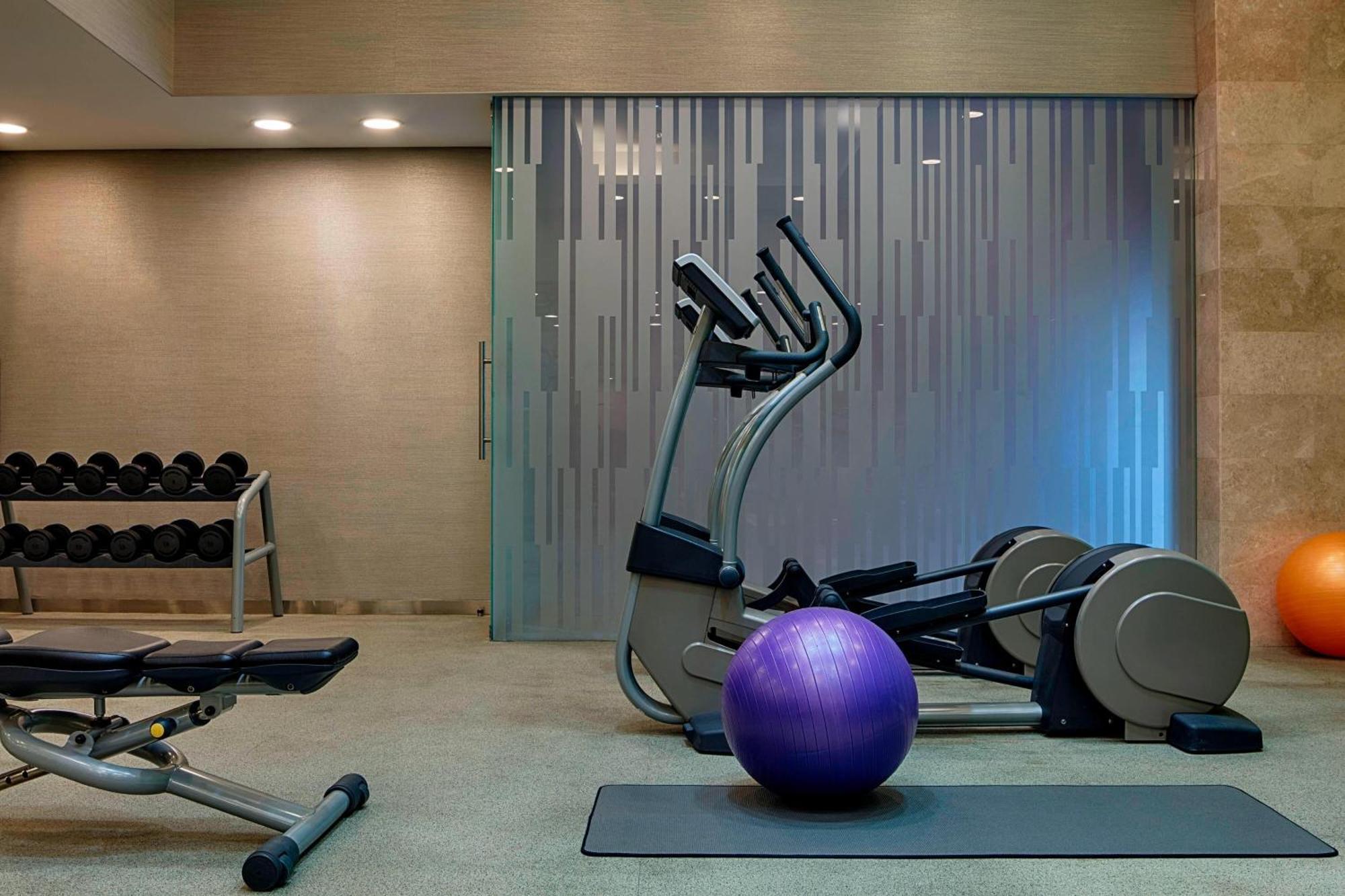 فندق لو ميريديان سيتي سنتر البحرين المنامة المظهر الخارجي الصورة A typical gym